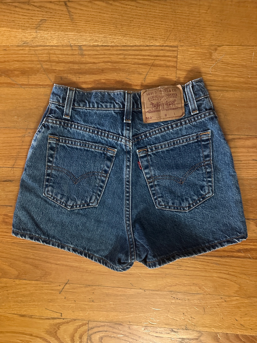 Vintage 90s Levi’s 512 shorts